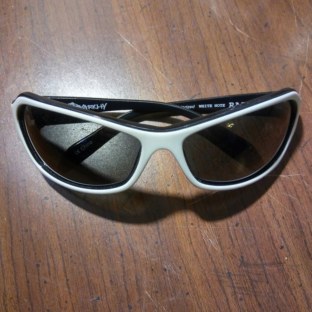 Anarchy sunglasses- Rail white note